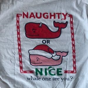 Vineyard vines holiday T-shirt